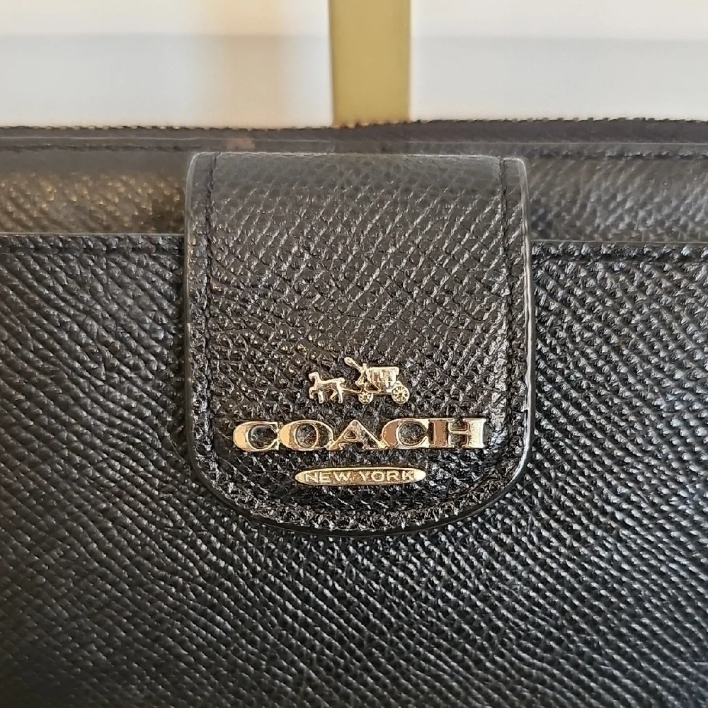  Coach Medium Corner Zip Wallet Clutch Wristlet Black GUC - Picture 3 of 11